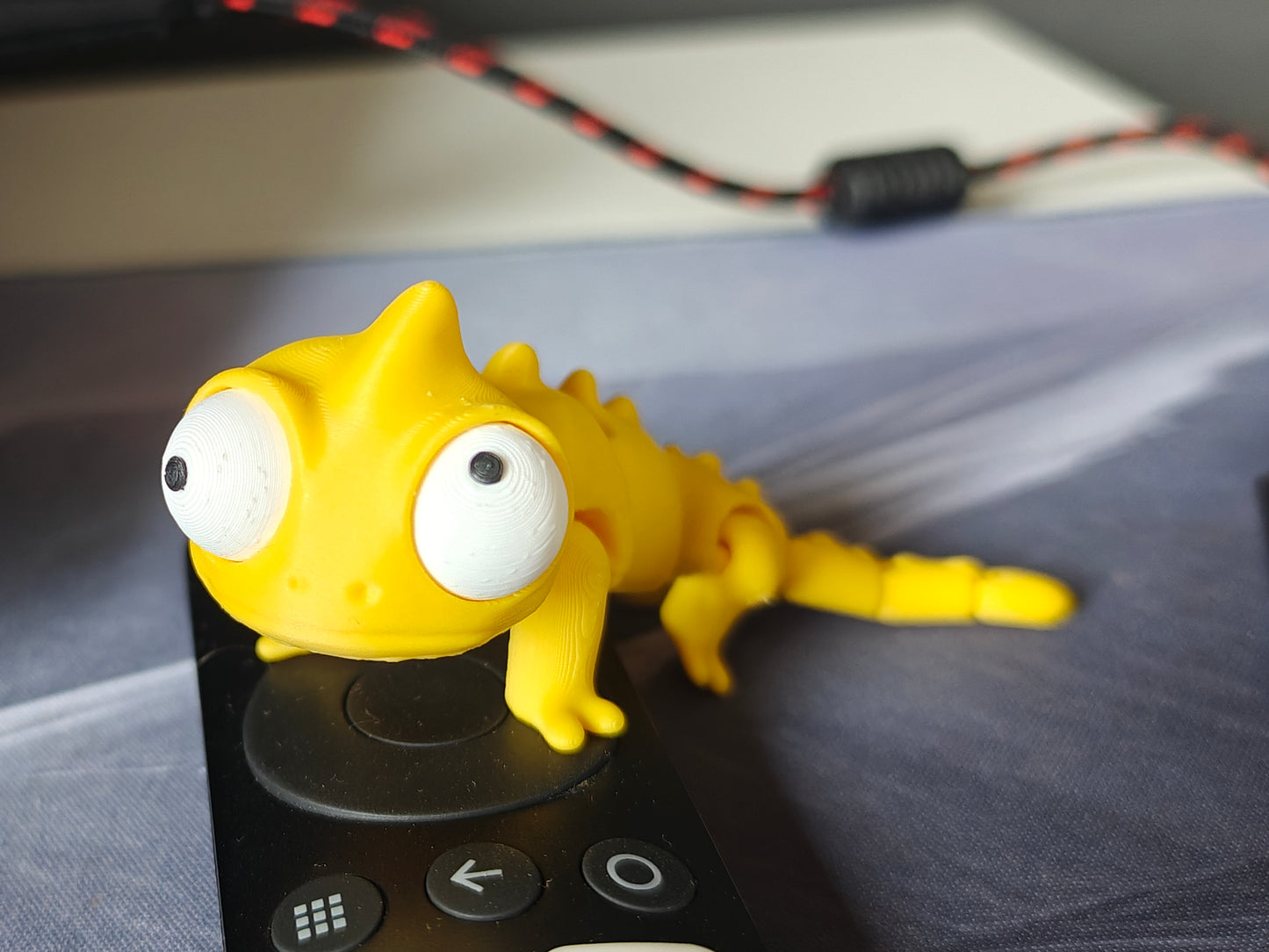 Flexi Chameleon Googly Eyes | Chibi SnapCharm™ Character
