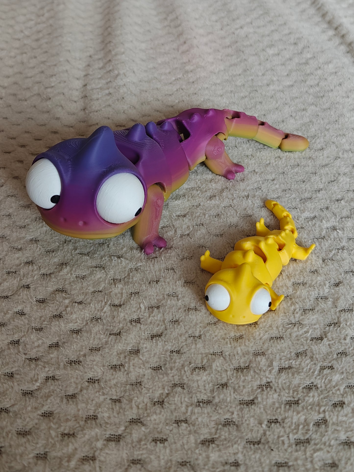 Flexi Chameleon Googly Eyes | Chibi SnapCharm™ Character