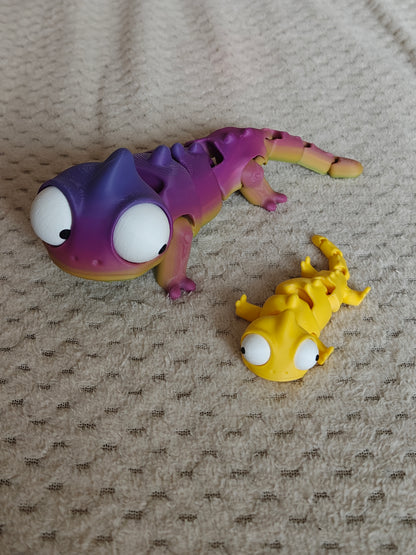 Flexi Chameleon Googly Eyes | Chibi SnapCharm™ Character