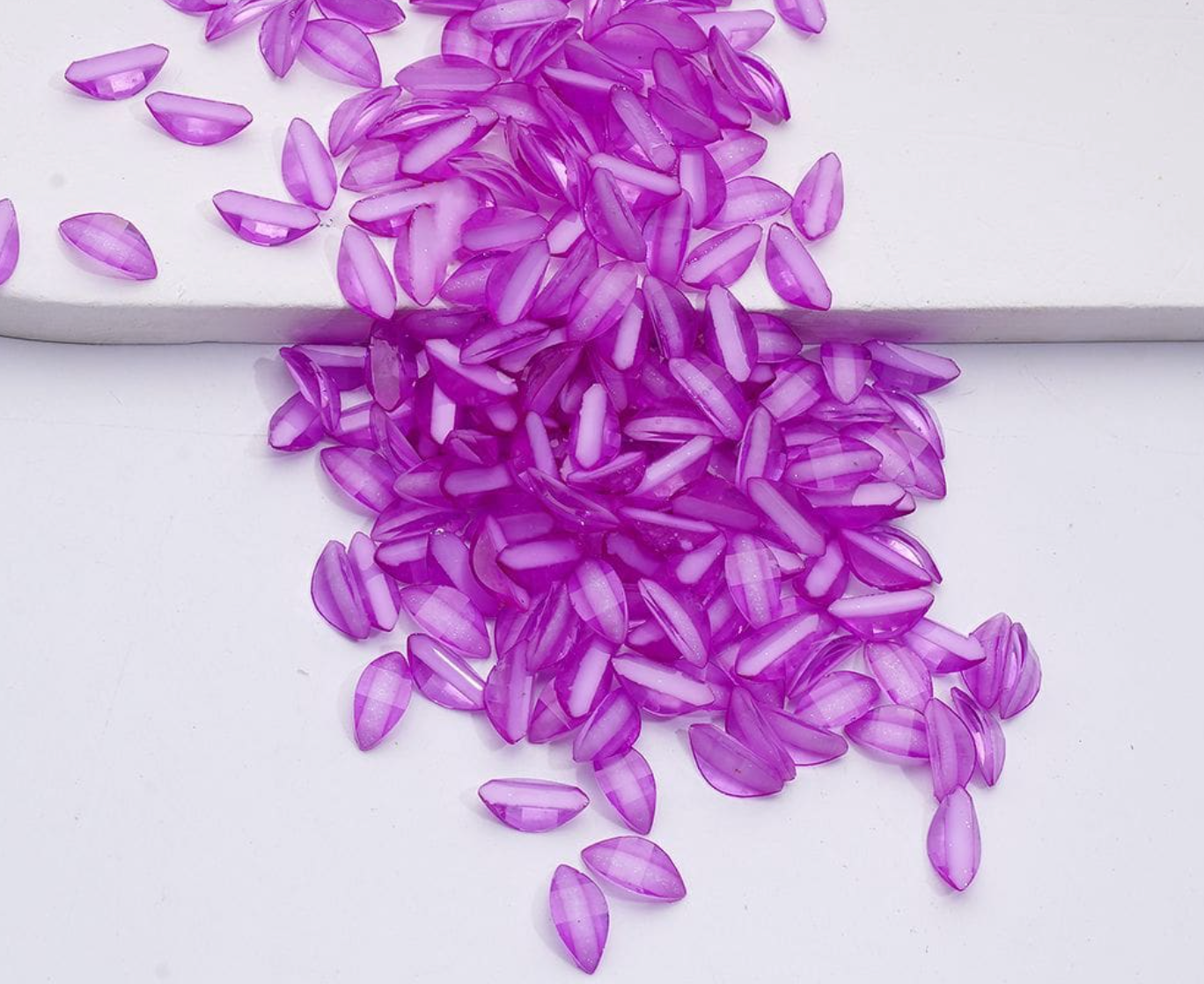 Glitter Leaf Charm Embellishments – 100-Piece Pack (10 Colors Available)