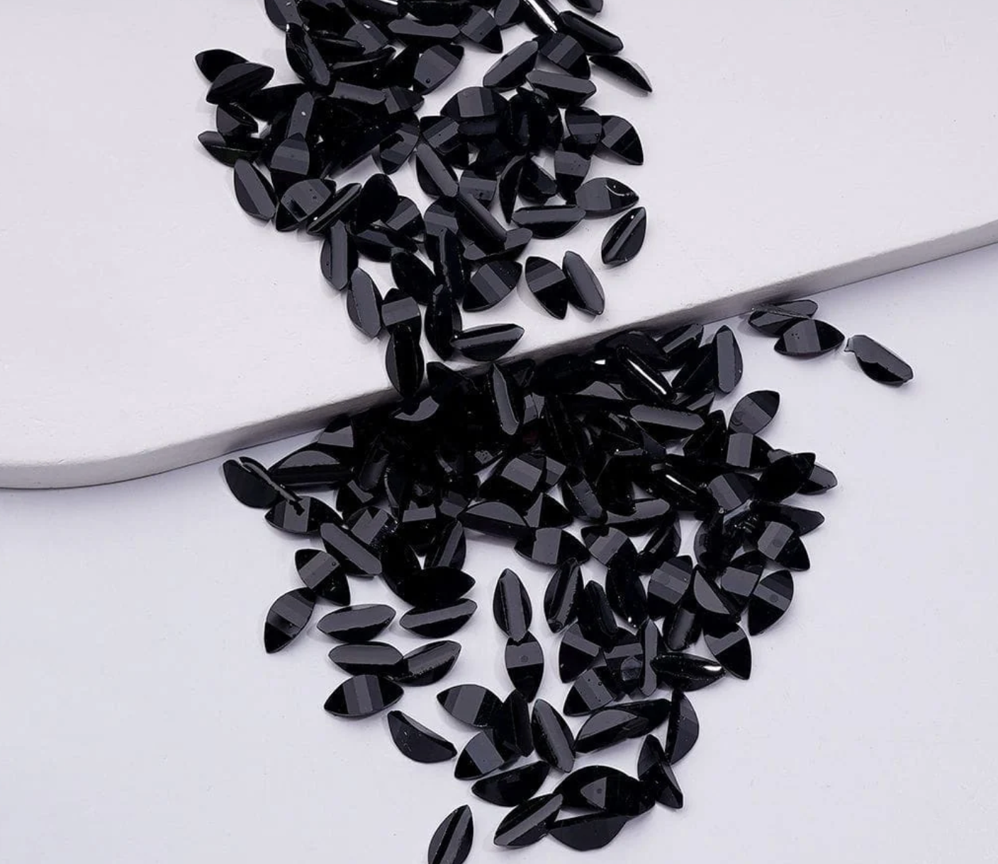 Glitter Leaf Charm Embellishments – 100-Piece Pack (10 Colors Available)